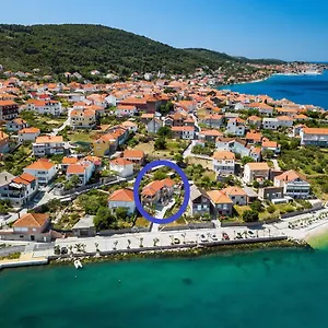  Appartement Stone House On The Batalaza - Croatie